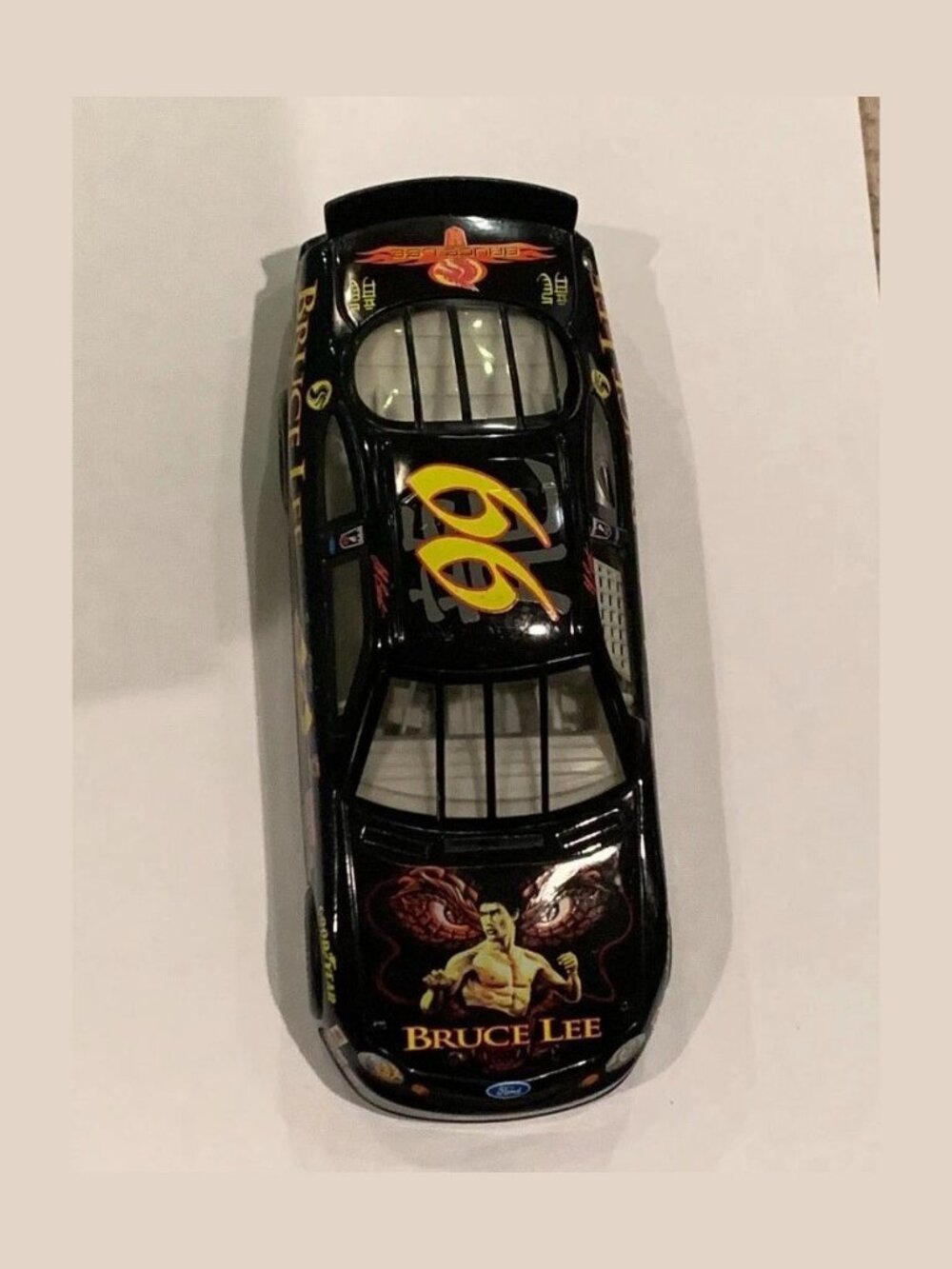 Hot Wheels Racing 1999 #99 Exide Ford Taurus Jeff Burton 1:24 Die-Cast NASCAR